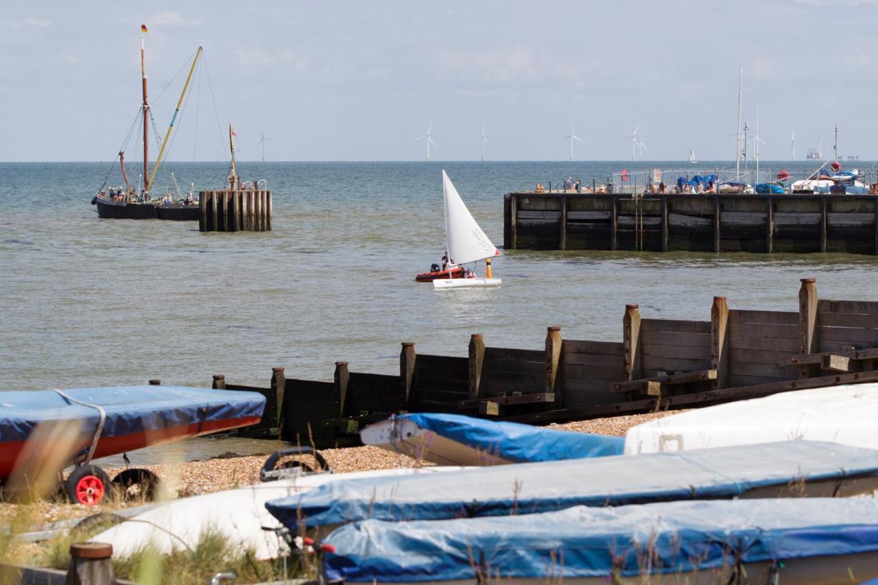 Aparthotel Warehouse Holiday Lets Whitstable Exterior foto